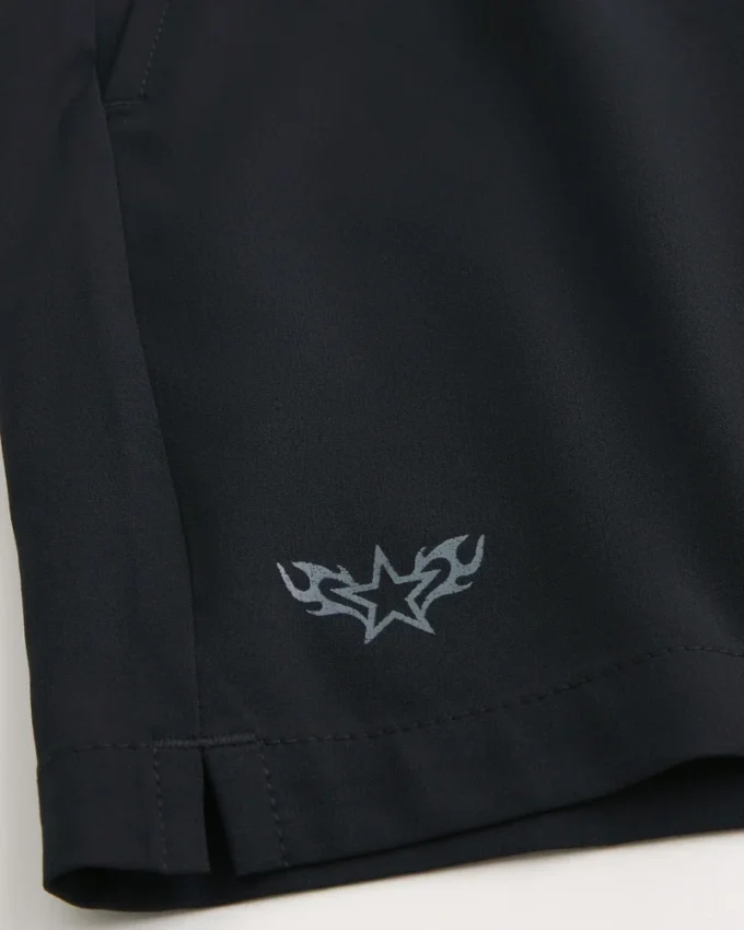 Active Shorts mit Logo in mittlerer Oberschenkellänge Active Shorts mit Logo in mittlerer Oberschenkellänge