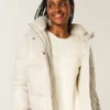 Allwetter-Daunenjacke mit Kunstfellfutter Allwetter-Daunenjacke mit Kunstfellfutter