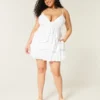 Babydoll-Minikleid mit V-Ausschnitt und Rüschen Babydoll-Minikleid mit V-Ausschnitt und Rüschen