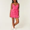 Babydoll-Minikleid mit V-Ausschnitt und Rüschen Babydoll-Minikleid mit V-Ausschnitt und Rüschen