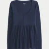Babydoll-Oberteil mit Henley-Ausschnitt und Bindeband