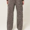 Baggy-Jeans mit Leopardenmuster Baggy-Jeans mit Leopardenmuster