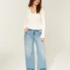 Baggy-Jeans mit niedriger Leibhöhe, heller Waschung und Kettenstickerei Baggy-Jeans mit niedriger Leibhöhe, heller Waschung und Kettenstickerei