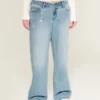 Baggy-Jeans mit niedriger Leibhöhe, heller Waschung und Kettenstickerei Baggy-Jeans mit niedriger Leibhöhe, heller Waschung und Kettenstickerei