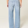 Baggy-Jeans mit niedriger Leibhöhe, heller Waschung und Nietenverzierungen Baggy-Jeans mit niedriger Leibhöhe, heller Waschung und Nietenverzierungen
