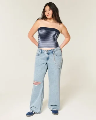 Baggy-Jeans mit niedriger Leibhöhe, Rissen und heller Waschung