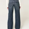 Baggy-Jeans mit niedriger Leibhöhe und dunkler Waschung Baggy-Jeans mit niedriger Leibhöhe und dunkler Waschung