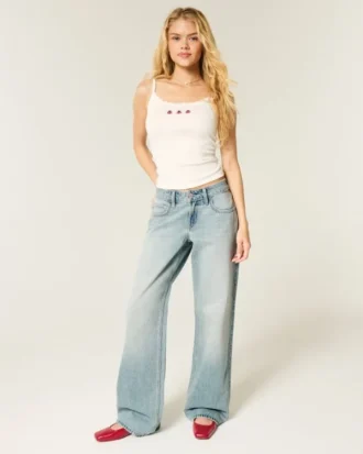 Baggy-Jeans mit niedriger Leibhöhe und heller Waschung