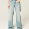 Baggy-Jeans mit niedriger Leibhöhe und heller Waschung Baggy-Jeans mit niedriger Leibhöhe und heller Waschung