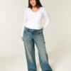 Baggy-Jeans mit niedriger Leibhöhe und mittlerer Waschung Baggy-Jeans mit niedriger Leibhöhe und mittlerer Waschung