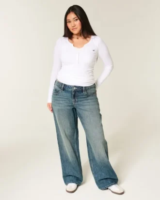 Baggy-Jeans mit niedriger Leibhöhe und mittlerer Waschung