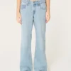Baggy-Jeans mit niedriger Leibhöhe und mittlerer Waschung Baggy-Jeans mit niedriger Leibhöhe und mittlerer Waschung