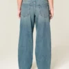 Baggy-Jeans mit niedriger Leibhöhe und mittlerer Waschung Baggy-Jeans mit niedriger Leibhöhe und mittlerer Waschung