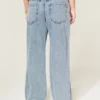 Baggy-Jeans mit niedriger Leibhöhe und mittlerer Waschung Baggy-Jeans mit niedriger Leibhöhe und mittlerer Waschung