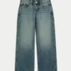 Baggy-Jeans mit niedriger Leibhöhe und mittlerer Waschung Baggy-Jeans mit niedriger Leibhöhe und mittlerer Waschung