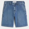 Baggy-Jeansshorts in mittlerer Waschung Baggy-Jeansshorts in mittlerer Waschung
