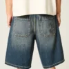 Baggy-Jeansshorts mit Schlangengrafik