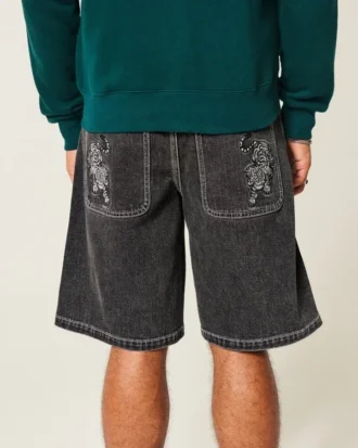 Baggy-Jeansshorts mit Tiger-Grafik