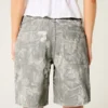 Baggy-Jort mit niedriger Leibhöhe und Camouflage-Muster