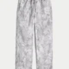 Baggy-Trainingshose in Camouflage-Optik Baggy-Trainingshose in Camouflage-Optik