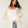 Bequeme, langärmelige Strandjacke mit Bindeband vorne Bequeme, langärmelige Strandjacke mit Bindeband vorne