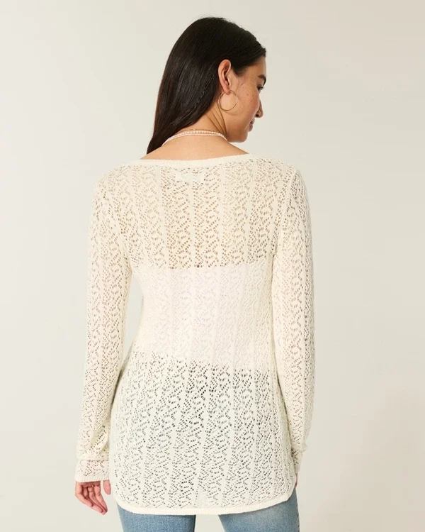 Bequeme, langärmelige Strandjacke mit Bindeband vorne Bequeme, langärmelige Strandjacke mit Bindeband vorne