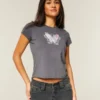 Bequemes, figurumspielendes T-Shirt mit Schmetterlingsmotiv Bequemes, figurumspielendes T-Shirt mit Schmetterlingsmotiv