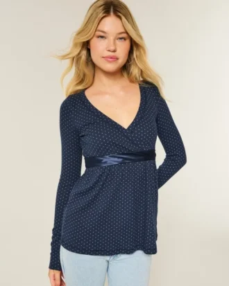 Bequemes langärmeliges Babydoll-Oberteil mit Wickelausschnitt