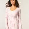 Bequemes langärmeliges Babydoll-Oberteil mit Wickelausschnitt Bequemes langärmeliges Babydoll-Oberteil mit Wickelausschnitt