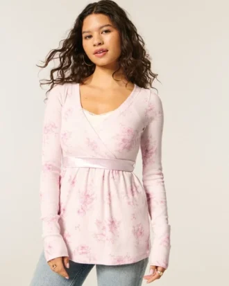 Bequemes langärmeliges Babydoll-Oberteil mit Wickelausschnitt