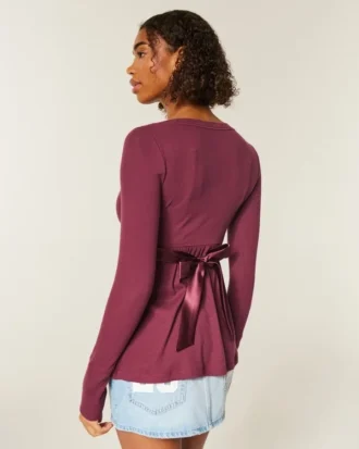 Bequemes langärmeliges Babydoll-Oberteil mit Wickelausschnitt