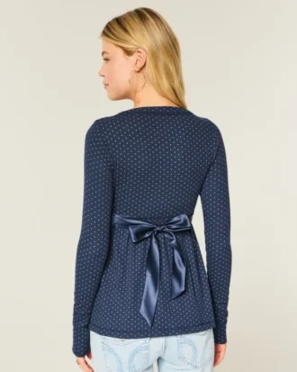 Bequemes langärmeliges Babydoll-Oberteil mit Wickelausschnitt