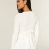 Bequemes langärmeliges Babydoll-Oberteil mit Wickelausschnitt Bequemes langärmeliges Babydoll-Oberteil mit Wickelausschnitt