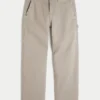 Bestickte, locker sitzende Malerjeans Bestickte, locker sitzende Malerjeans