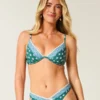 Besticktes Bikini-Oberteil mit Bügel und tiefem Ausschnitt Besticktes Bikini-Oberteil mit Bügel und tiefem Ausschnitt