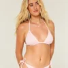 Bikini-Oberteil im Crochet-Stil mit Pailletten Bikini-Oberteil im Crochet-Stil mit Pailletten
