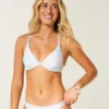 Bikini-Oberteil mit Bügeln und Trägern am Rücken Bikini-Oberteil mit Bügeln und Trägern am Rücken