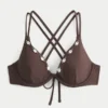 Bikini-Oberteil mit Muschelverzierung, Trägern am Rücken und Bügeln Bikini-Oberteil mit Muschelverzierung, Trägern am Rücken und Bügeln