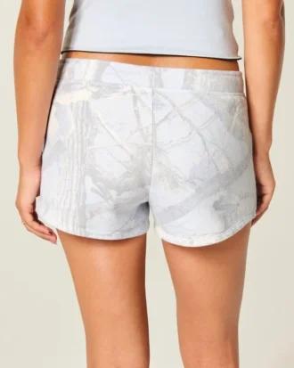 Blaue Mini-Shorts aus Camouflage-Fleece