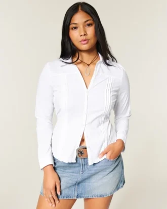 Bluse mit Spitzenbesatz und Knopfleiste
