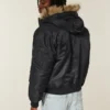 Bomberjacke mit Kunstfellbesatz und Reißverschluss