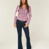 Bootcut-Jeans mit niedriger Leibhöhe und dunkler Waschung Bootcut-Jeans mit niedriger Leibhöhe und dunkler Waschung