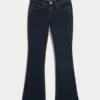Bootcut-Jeans mit niedriger Leibhöhe und dunkler Waschung Bootcut-Jeans mit niedriger Leibhöhe und dunkler Waschung