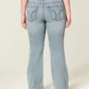 Bootcut-Jeans mit niedriger Leibhöhe und heller Waschung Bootcut-Jeans mit niedriger Leibhöhe und heller Waschung