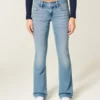 Bootcut-Jeans mit niedriger Leibhöhe und mittlerer Waschung Bootcut-Jeans mit niedriger Leibhöhe und mittlerer Waschung