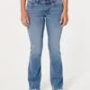 Bootcut-Jeans mit niedriger Leibhöhe und mittlerer Waschung Bootcut-Jeans mit niedriger Leibhöhe und mittlerer Waschung