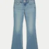 Bootcut-Jeans mit niedriger Leibhöhe und mittlerer Waschung Bootcut-Jeans mit niedriger Leibhöhe und mittlerer Waschung