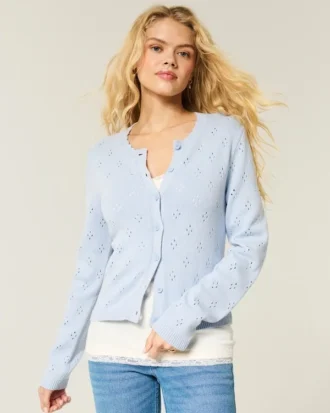 Cardigan mit Ösen und Rundhalsausschnitt