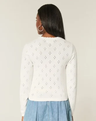Cardigan mit Ösen und Rundhalsausschnitt