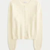 Cardigan mit Ösen und Rundhalsausschnitt Cardigan mit Ösen und Rundhalsausschnitt